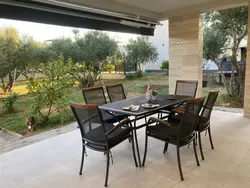 Bild zur gratis inserierten Ferienwohnung Charmante Hütte mit Grill und Garten.