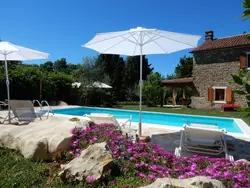 Bild zur gratis inserierten Ferienwohnung mit privatem Pool.