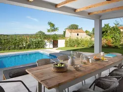 Bild zur gratis inserierten Ferienwohnung mit eigenem Pool.