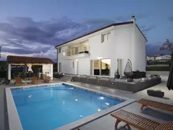 Bild zur gratis inserierten Ferienwohnung Villa Euphoria mit Pool, Sauna und Whirlpool.