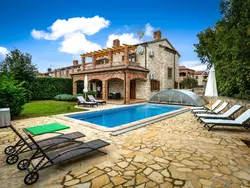 Bild zur gratis inserierten Ferienwohnung Villa Wish mit beheiztem Pool.