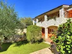 Bild zur gratis inserierten Ferienwohnung Appartement in Rakalj mit Großem Garten und Panoramablick.