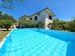 Bild zur gratis inserierten Ferienwohnung in Novi Vinodolski mit Grill, Terrasse und Garten.