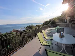 Bild zur gratis inserierten Ferienwohnung Wunderschönes Ferienhaus in Povile mit Garten, Terrasse und Grill und Meerblick.