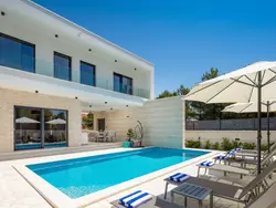 Bild zur gratis inserierten Ferienwohnung für 10 Personen in Sria.