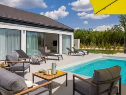 Bild zur gratis inserierten Ferienwohnung Villa Le in Oklaj.