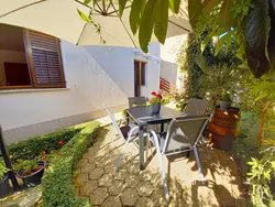 Bild zur gratis inserierten Ferienwohnung "Toni" mit Terrasse.