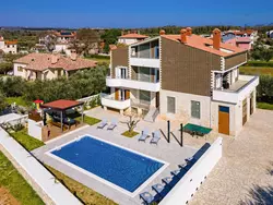 Bild zur gratis inserierten Ferienwohnung Ferienvilla "Villa Berg" mit privatem Pool.