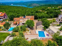 Bild zur gratis inserierten Ferienwohnung Luxuriöse Villa auf großem Privatgrundstück.