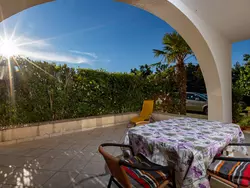 Bild zur gratis inserierten Ferienwohnung schöne Wohnung "Apartman Mira 1" mit Terrasse.