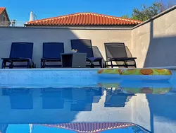 Bild zur gratis inserierten Ferienwohnung Apartment Bonum mit privatem Pool.