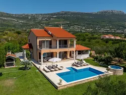 Bild zur gratis inserierten Ferienwohnung Villa Oasis privater Pool für bis zu 10 Personen.