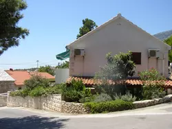 Bild zur gratis inserierten Ferienwohnung für 3 Personen + 1 Kind ca. 55 m&sup2; in Bol, Adriaküste Kroatien (Kroatische.