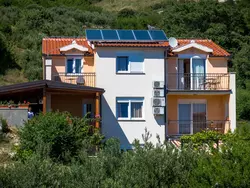 Bild zur gratis inserierten Ferienwohnung Studio im Erdgeschoss für zwei Personen mit einer Terrasse.