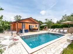 Bild zur gratis inserierten Ferienwohnung Villa Pendolina mit privatem Pool und Jacuzzi.
