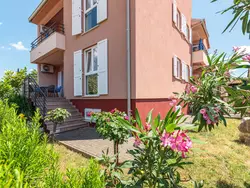 Bild zur gratis inserierten Ferienwohnung "Villa Pinta" mit Blick auf das Wasser.