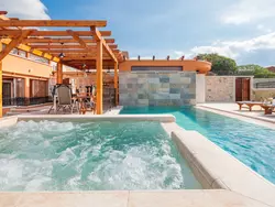 Bild zur gratis inserierten Ferienwohnung Die Höfe der Villa Ivan.