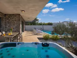 Bild zur gratis inserierten Ferienwohnung Villa Mattina für 10 Personen in Priosten.