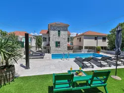 Bild zur gratis inserierten Ferienwohnung Steinvilla am Strand Nina - EOS CROATIA.