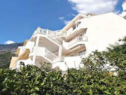 Bild zur gratis inserierten Ferienwohnung Wohnung mit Balkon und Meerblick in Strandnähe.