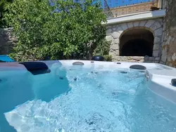 Bild zur gratis inserierten Ferienwohnung Geräumige Villa mit drei Schlafzimmern und einem ruhigen Garten.