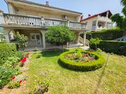 Bild zur gratis inserierten Ferienwohnung Wohnung für 6 Personen mit Terrasse.