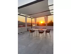 Bild zur gratis inserierten Ferienwohnung mit Blick auf das Wasser.