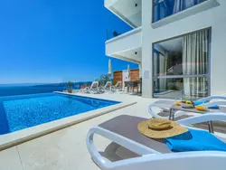 Bild zur gratis inserierten Ferienwohnung Villa Bellevue Bast.