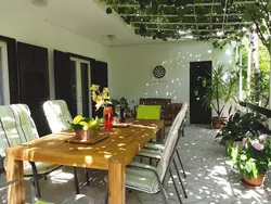 Bild zur gratis inserierten Ferienwohnung Karmen auf zwei Ebenen mit Garten.