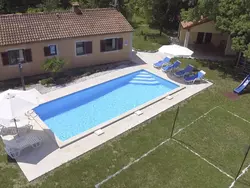 Bild zur gratis inserierten Ferienwohnung Landgut "Fragola" mit Blick auf die Berge.