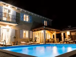 Bild zur gratis inserierten Ferienwohnung Nettes Ferienhaus in Smoljanci mit Privatem Pool.