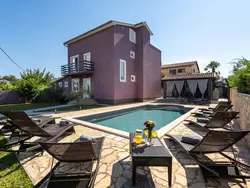 Bild zur gratis inserierten Ferienwohnung Casa Viola mit Pool, unweit von Lanterna Resort.