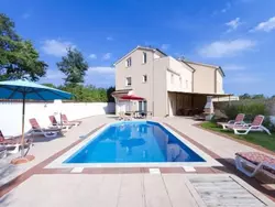 Bild zur gratis inserierten Ferienwohnung Wunderschönes Ferienhaus in Cere mit Privatem Pool.