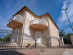 Bild zur gratis inserierten Ferienwohnung Angenehmes Apartment in Sveti Filip I Jakov mit privatem Parkplatz.