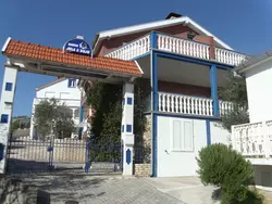 Bild zur gratis inserierten Ferienwohnung FeWo 2, mit 1. Schlafzimmer für 4. Personen mit Balkon im ersten Obergeschoss g.