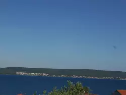 Bild zur gratis inserierten Ferienwohnung für vier Personen mit Balkon im ersten Obergeschoss gelegen.