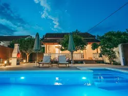 Bild zur gratis inserierten Ferienwohnung Villa Stella mit Pool & Jaccuzzi.