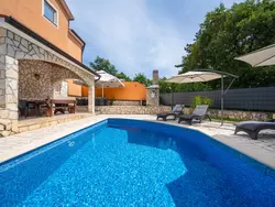 Bild zur gratis inserierten Ferienwohnung Villa Fortuna für bis zu 9 Personen und mit beheiztem Aussenpool.