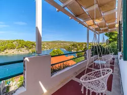 Bild zur gratis inserierten Ferienwohnung Villa Tudor mit atemberaubender Aussicht.