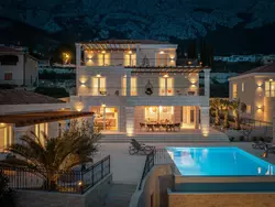 Bild zur gratis inserierten Ferienwohnung Villa Salvina mit beheiztem Pool.