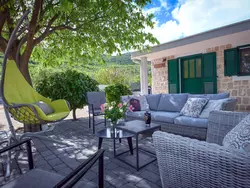 Bild zur gratis inserierten Ferienwohnung Freistehendes Ferienhaus in Duge Njive mit Privatem Pool.