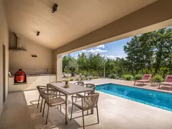 Bild zur gratis inserierten Ferienwohnung Design Villa Nux für 5 Personen mit beheiztem Pool.