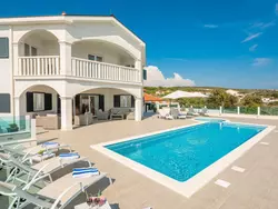 Bild zur gratis inserierten Ferienwohnung Charmante Villa Ivelja.