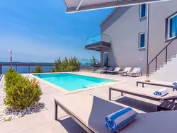 Bild zur gratis inserierten Ferienwohnung in Mimice mit tollem Pool und Meerblick.