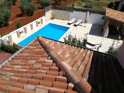 Bild zur gratis inserierten Ferienwohnung Freistehende Villa mit Garten und privatem Pool.