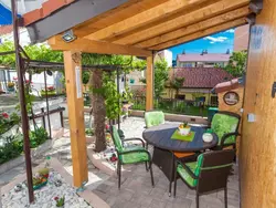 Bild zur gratis inserierten Ferienwohnung mit eigenem Garten und Grill.