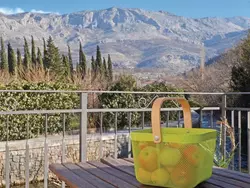 Bild zur gratis inserierten Ferienwohnung Žrnovnica, Entspannung am Flussufer.