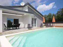 Bild zur gratis inserierten Ferienwohnung Villa mit privatem Pool in einer ruhigen Gegend gelegen.