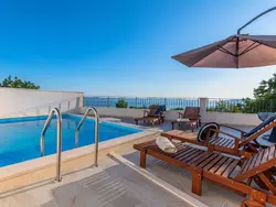 Bild zur gratis inserierten Ferienwohnung "Paola" mit eigenem Pool.