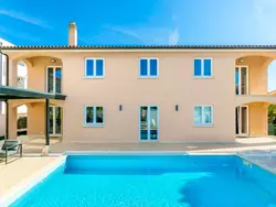 Bild zur gratis inserierten Ferienwohnung "Suzy" mit privatem Pool.